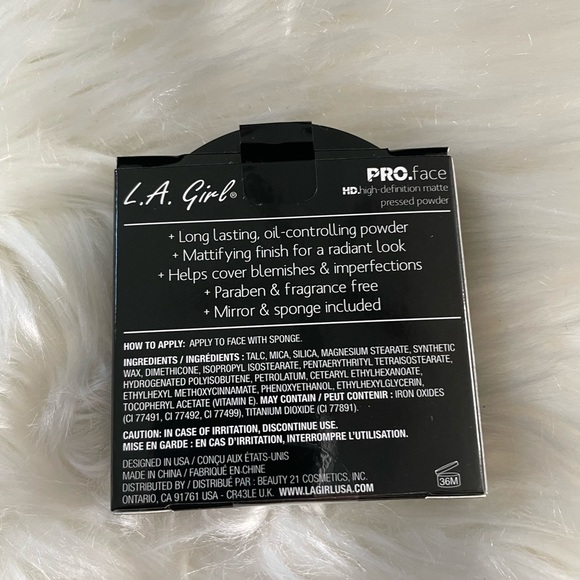 Pro Face Matte Pressed Powder New - Picture 3 of 5